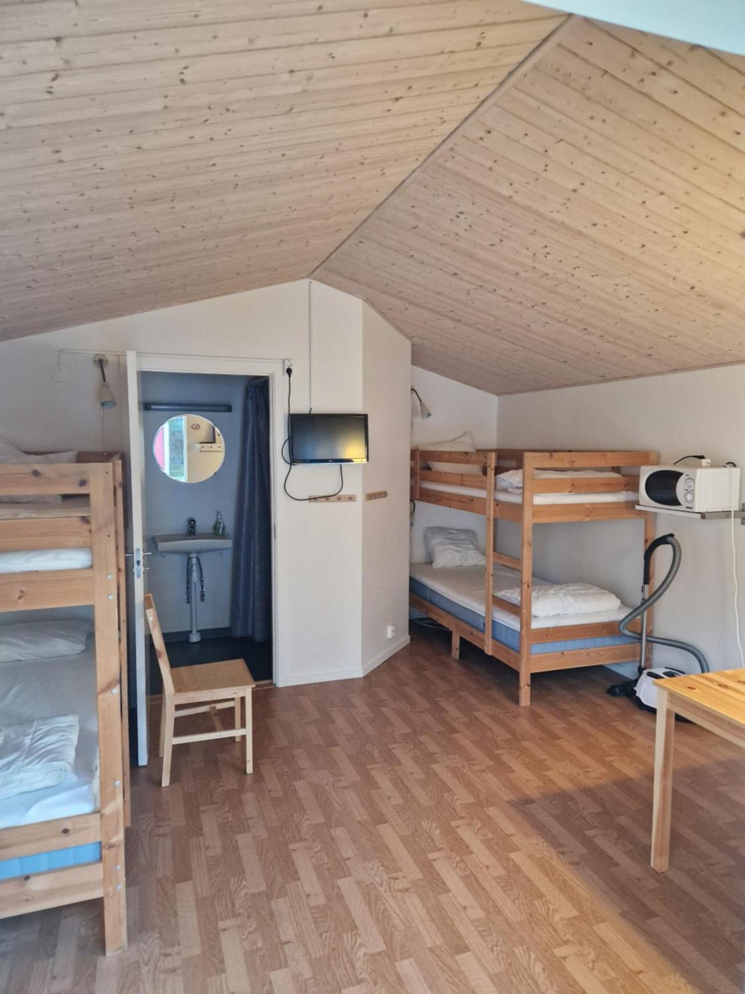 Lovsjoebadens Camping Jonkoping Exterior photo